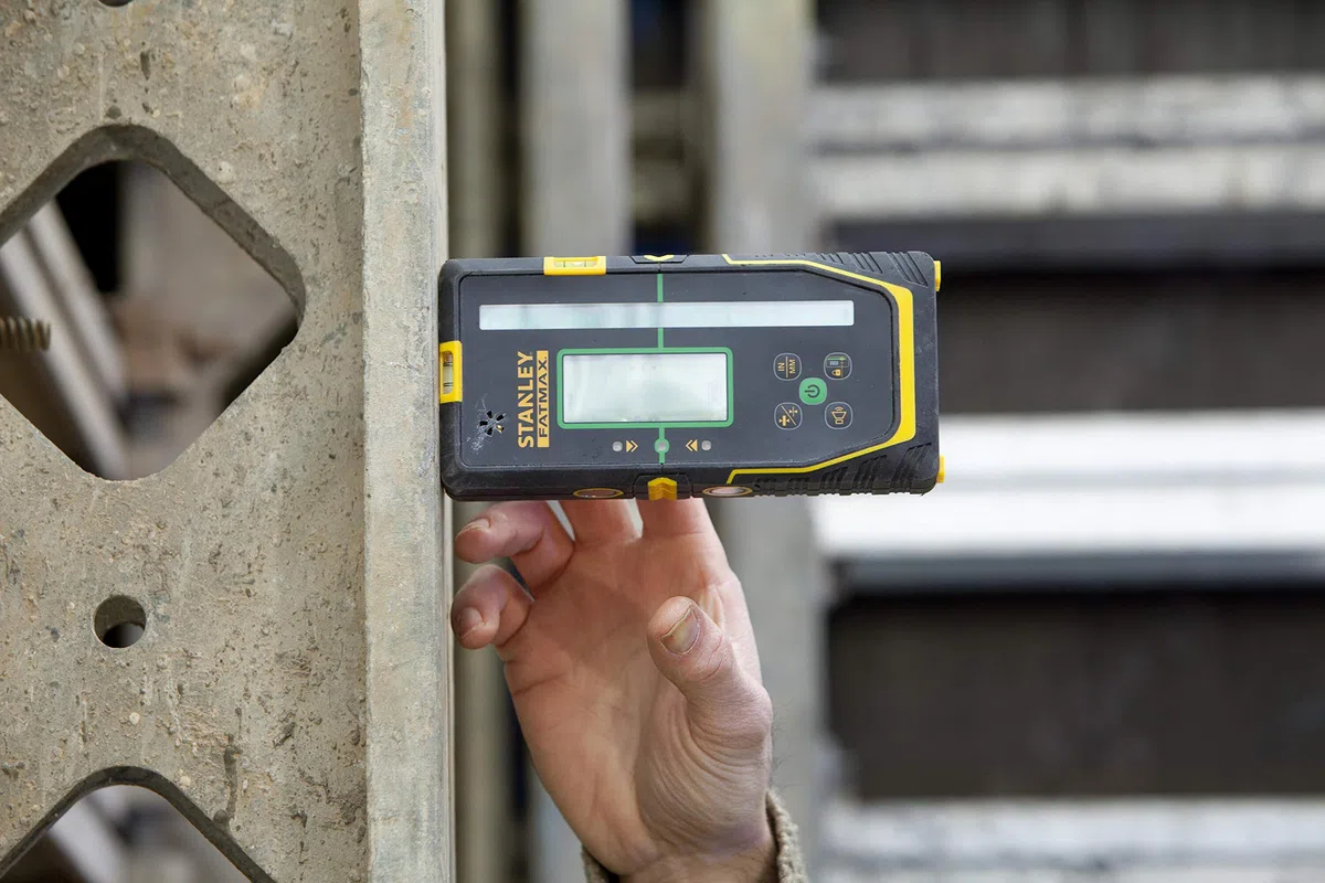STANLEY FMHT77653-0 FatMax Rotante (per Laser Verde, Ampio Campo di Lavoro: Ø 600 m, Raggio 300 m, 2 Livelli di precisione, Finestra Ricevitore Extra Large, Nero/Giallo, Radius