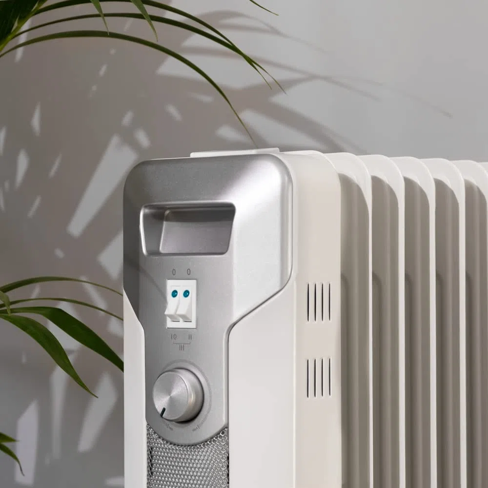 Cecotec Radiatore olio elettrico ReadyWarm 9000 Space, 9 moduli, consumo energetico, 2000 W, 3 livelli, avvolgicavo, sistema di sicurezza, ruote, 20 m2 05882