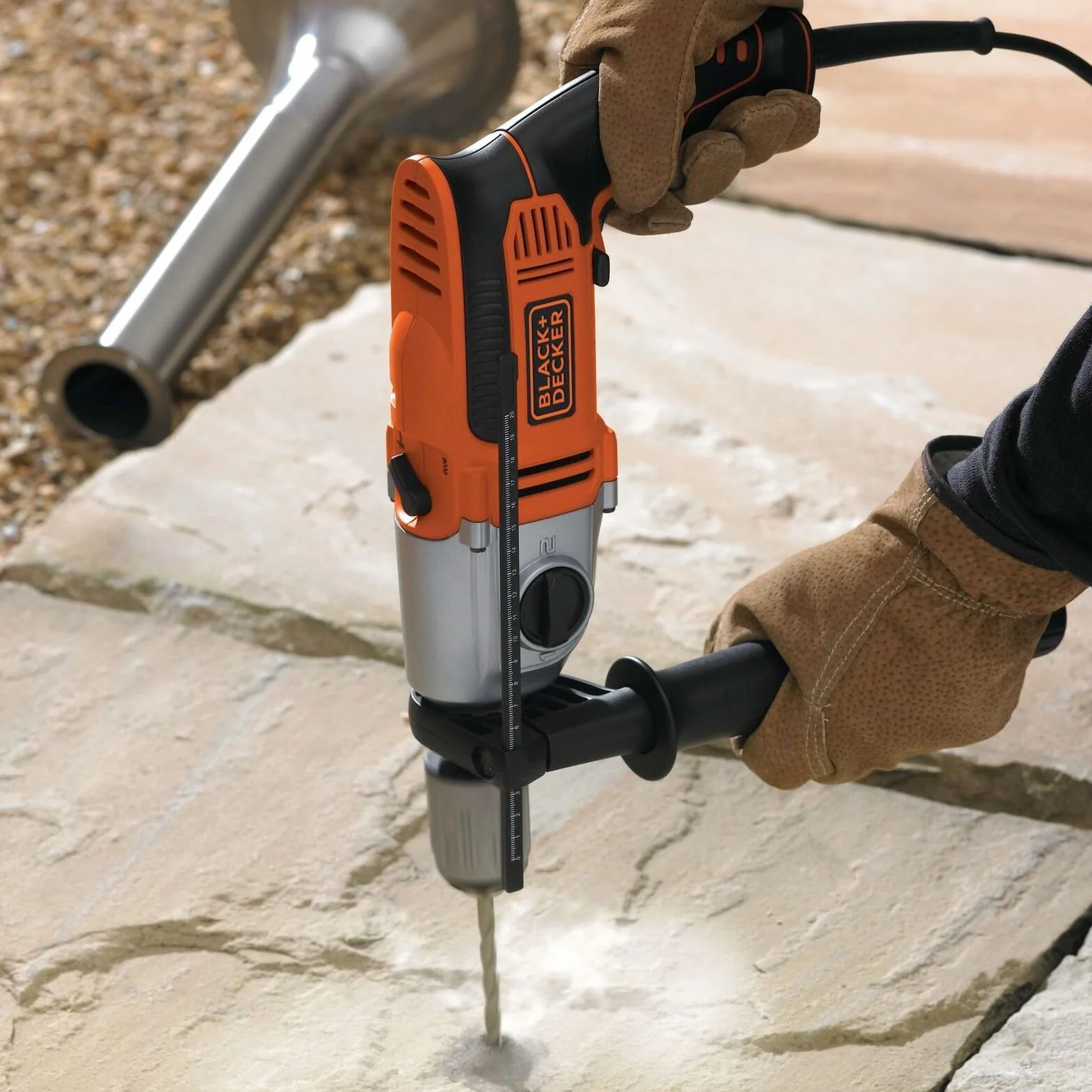 BLACK+DECKER, Trapano a percussione 1100W a 2 velocità meccaniche in valigetta. KR1102K