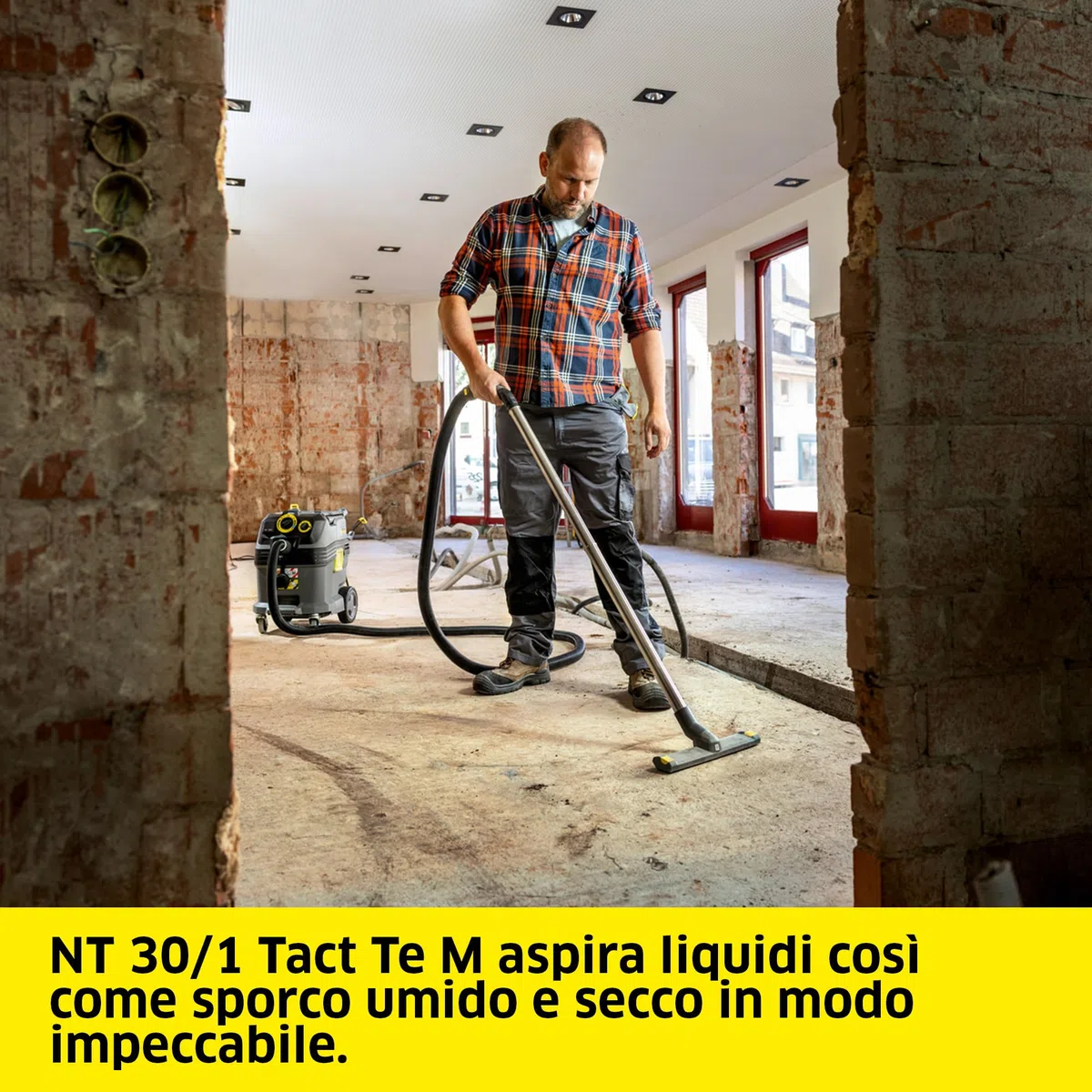 KÄRCHER aspiratore solidi-liquidi NT 30/1 Tact Te M, 1380 W, contenitore: 30 l, tubo di aspirazione da 4 m, ugello pavimento bagnato/asciutto (360 mm), bocchetta fessure, presa elettroutensile