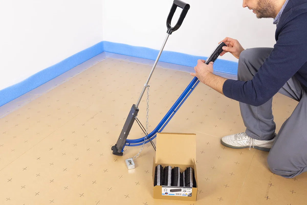 Graffatrice per Tubi Riscaldamento a Pavimento | Utensile Ergonomico per Fissaggio Rapido con Graffe | Leggera e Precisa | NOYON & THIEBAULT