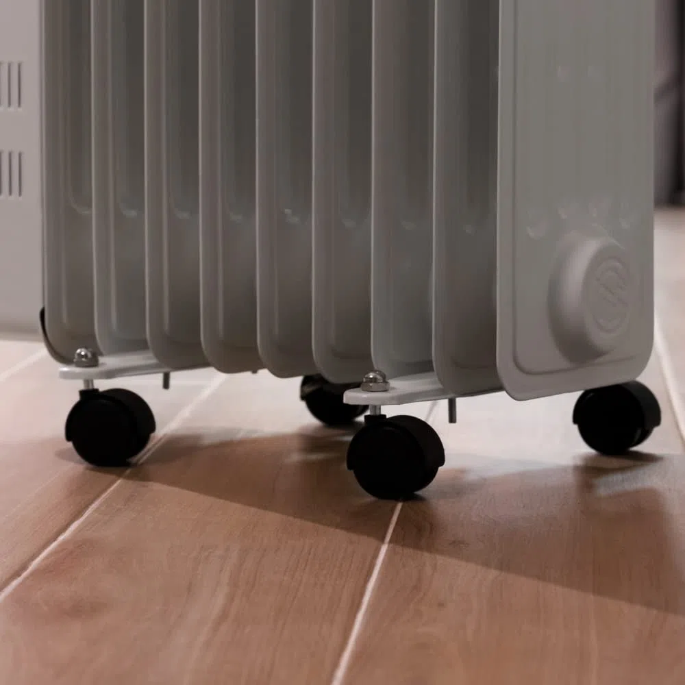 Cecotec Radiatore olio elettrico ReadyWarm 9000 Space, 9 moduli, consumo energetico, 2000 W, 3 livelli, avvolgicavo, sistema di sicurezza, ruote, 20 m2 05882