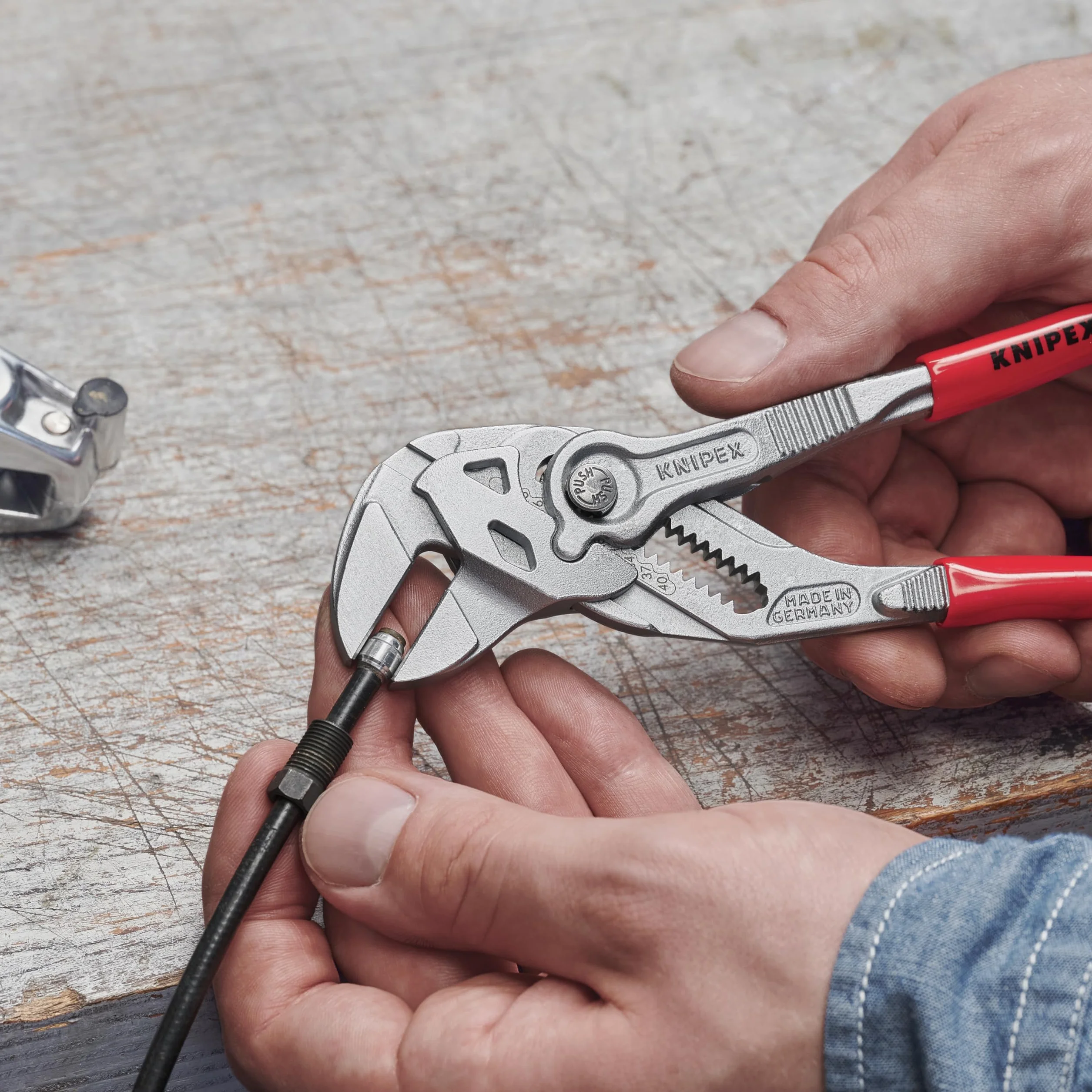KNIPEX Pinza chiave pinza e chiave in un unico utensile cromata rivestiti in resina sintetica 180 mm, 86 03 180
